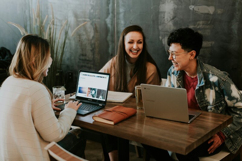 Werkgeluk tips: Hoe maak je medewerkers gelukkig?